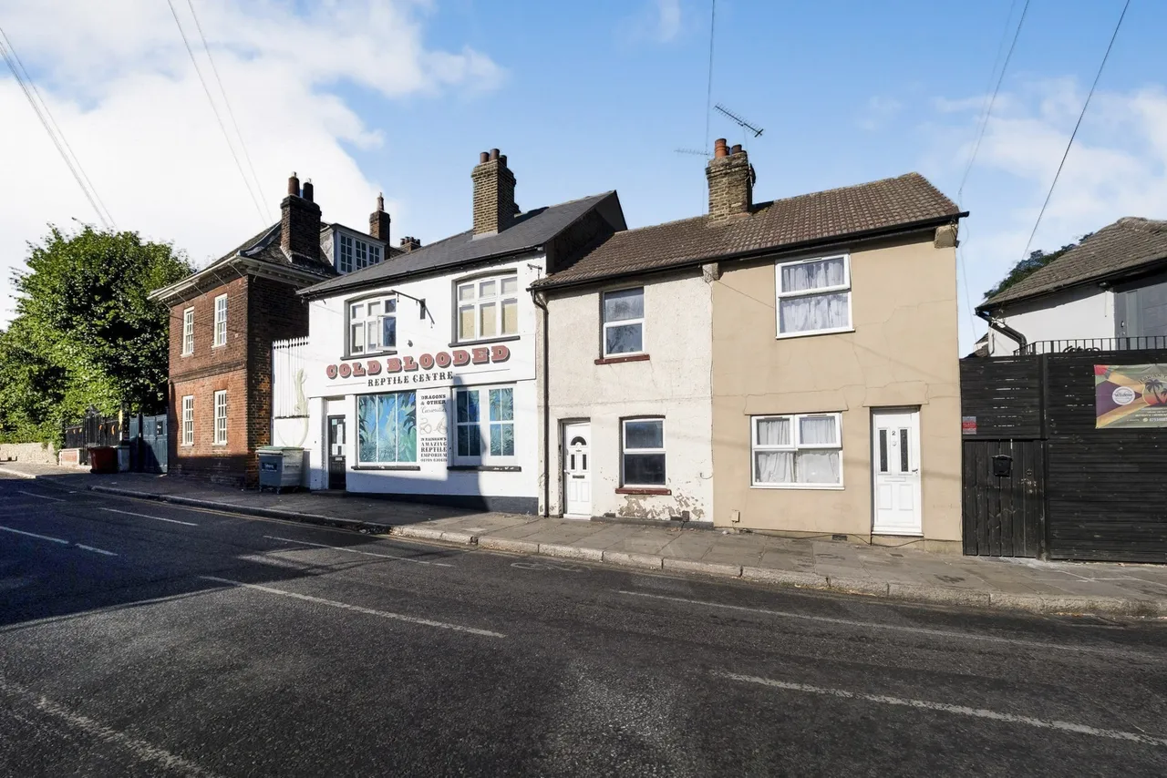 Broadway, Rainham, RM13, photo 23