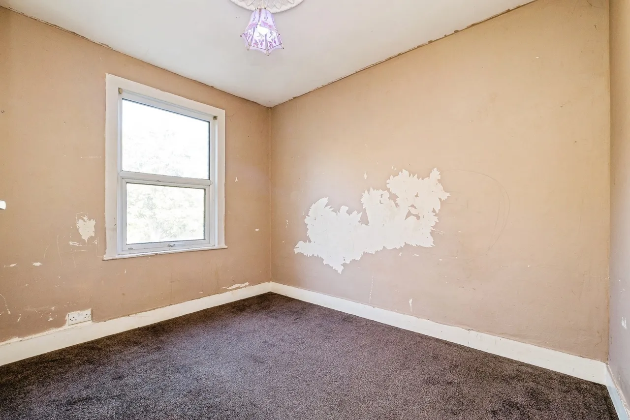 Broadway, Rainham, RM13, photo 5