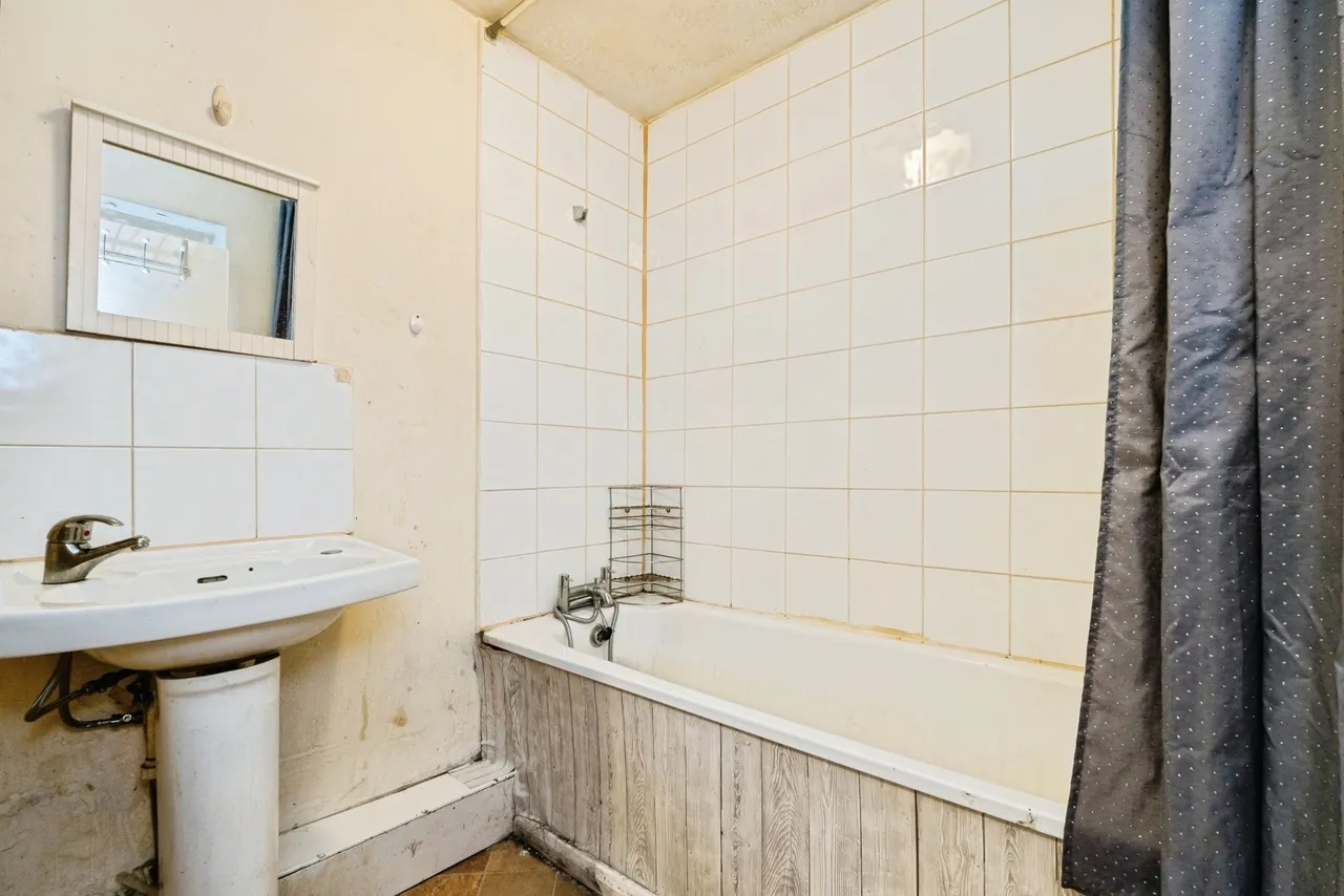 Broadway, Rainham, RM13, photo 27