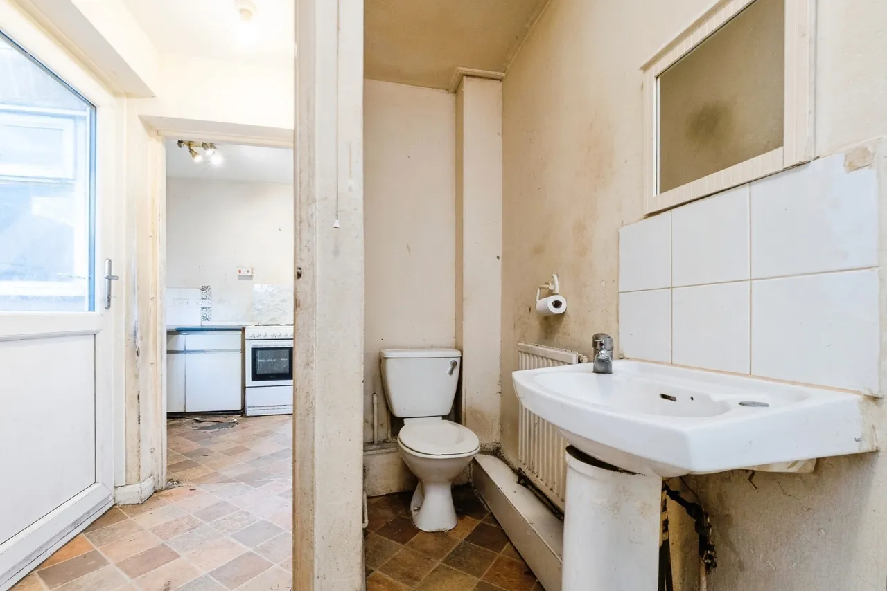 Broadway, Rainham, RM13, photo 16