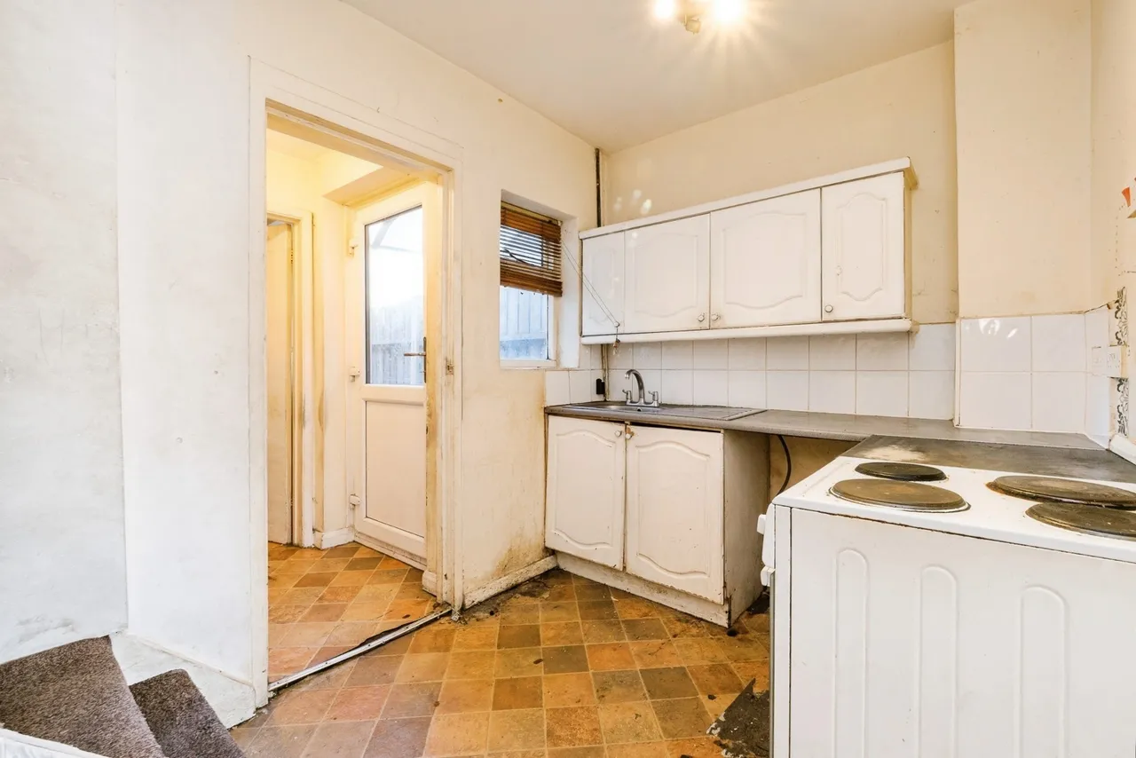 Broadway, Rainham, RM13, photo 13