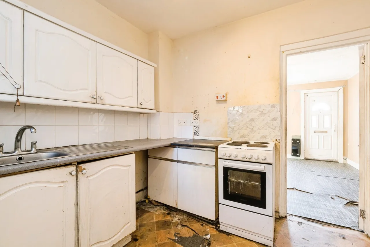 Broadway, Rainham, RM13, photo 22