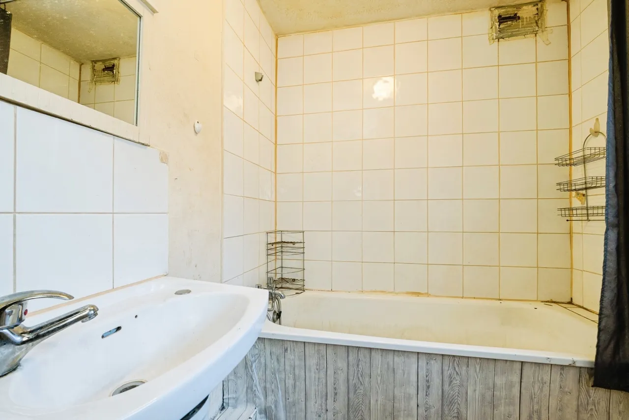 Broadway, Rainham, RM13, photo 21