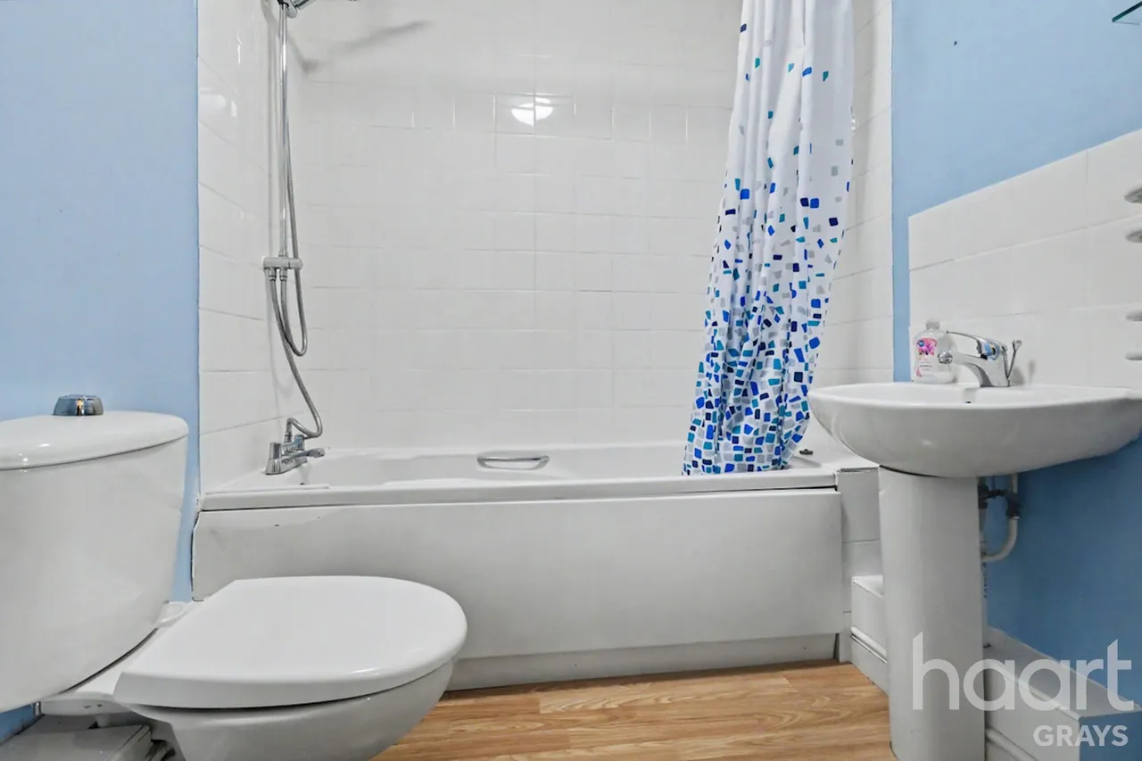 Caspian Way, Purfleet, RM19, photo 5