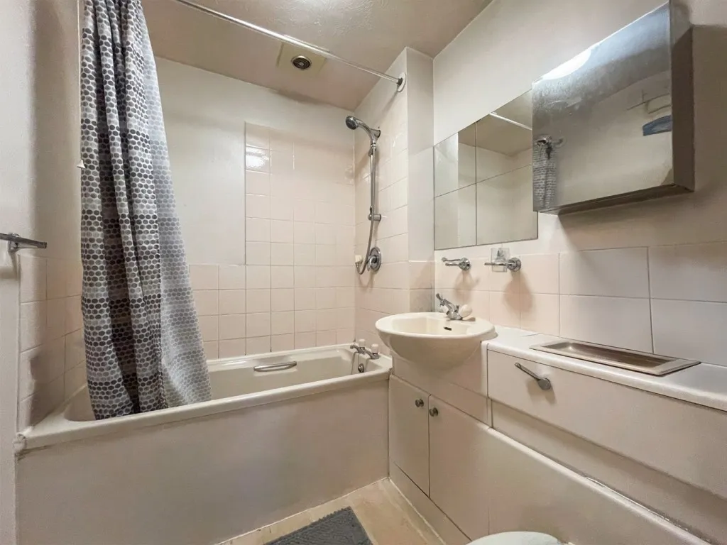 Maypole Road, Gravesend, DA12, photo 5