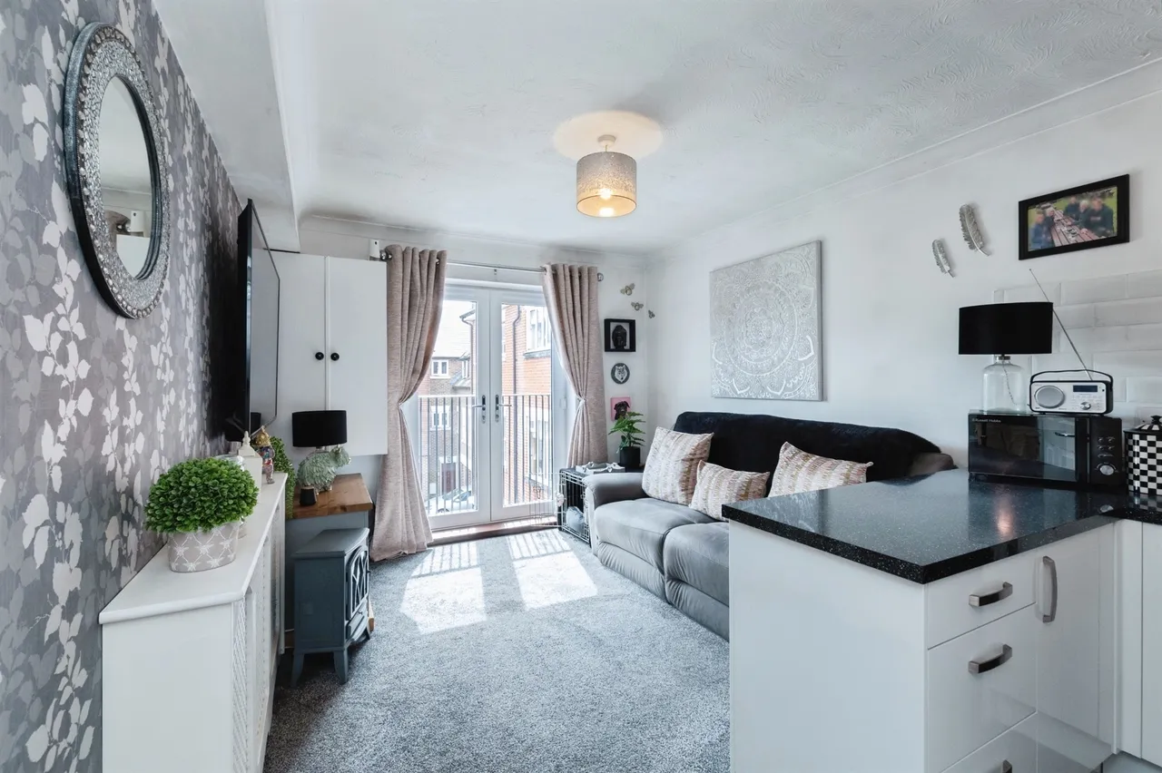 Riverside Place, Fordingbridge, SP6, photo 8