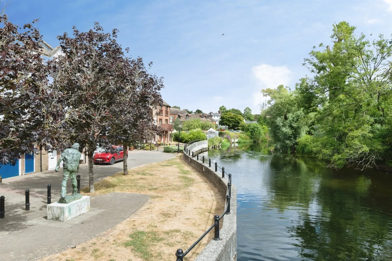 Riverside Place, Fordingbridge, SP6, photo 10