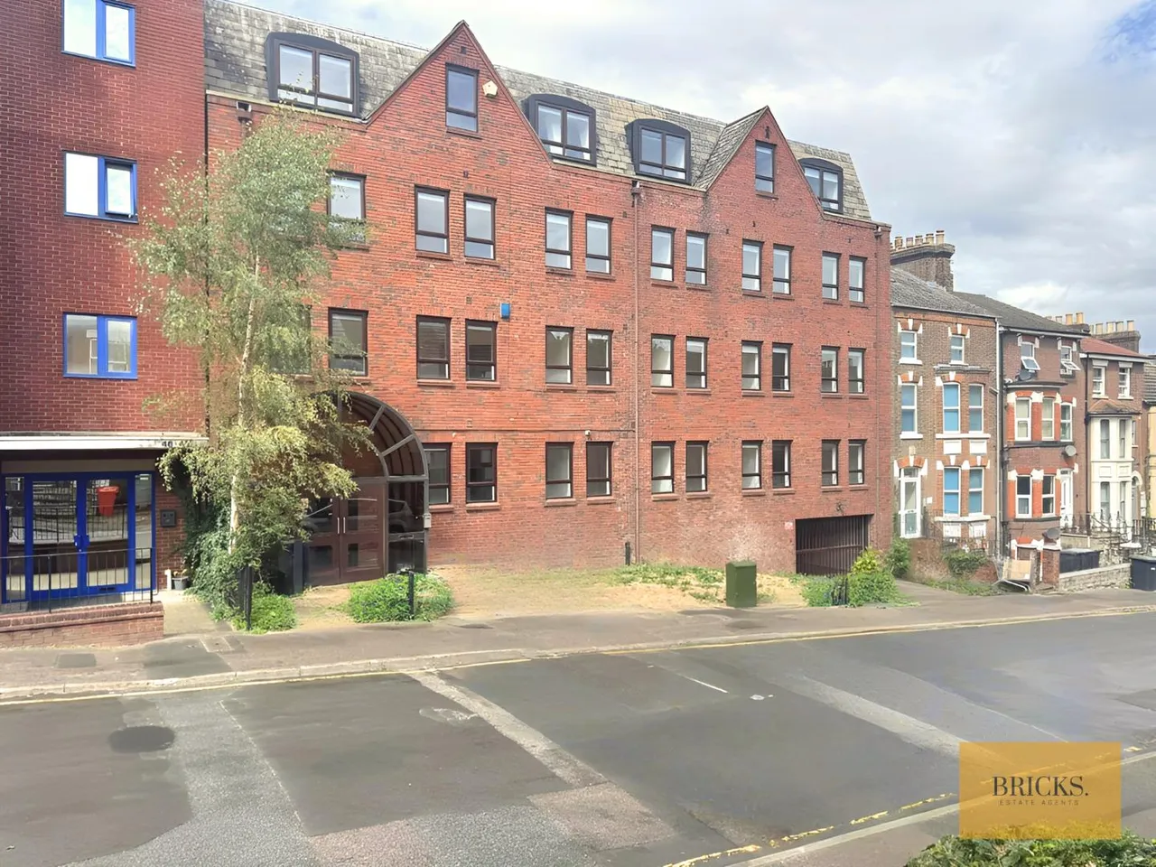 Rothesay Road, Luton, LU1 1QZ, photo 2