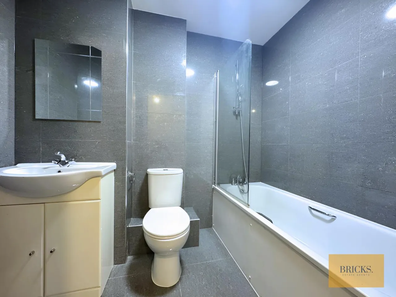 Rothesay Road, Luton, LU1 1QZ, photo 8