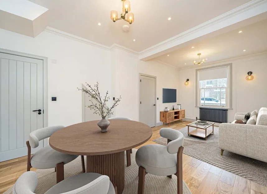Holden Street, London, SW11, photo 2