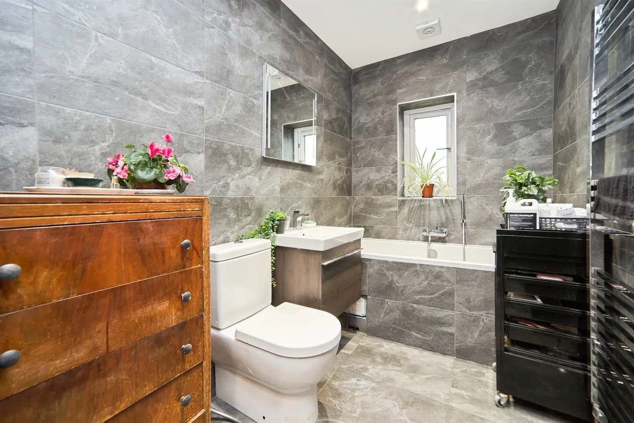 Granby Drive, Riddlesden, BD20, photo 19