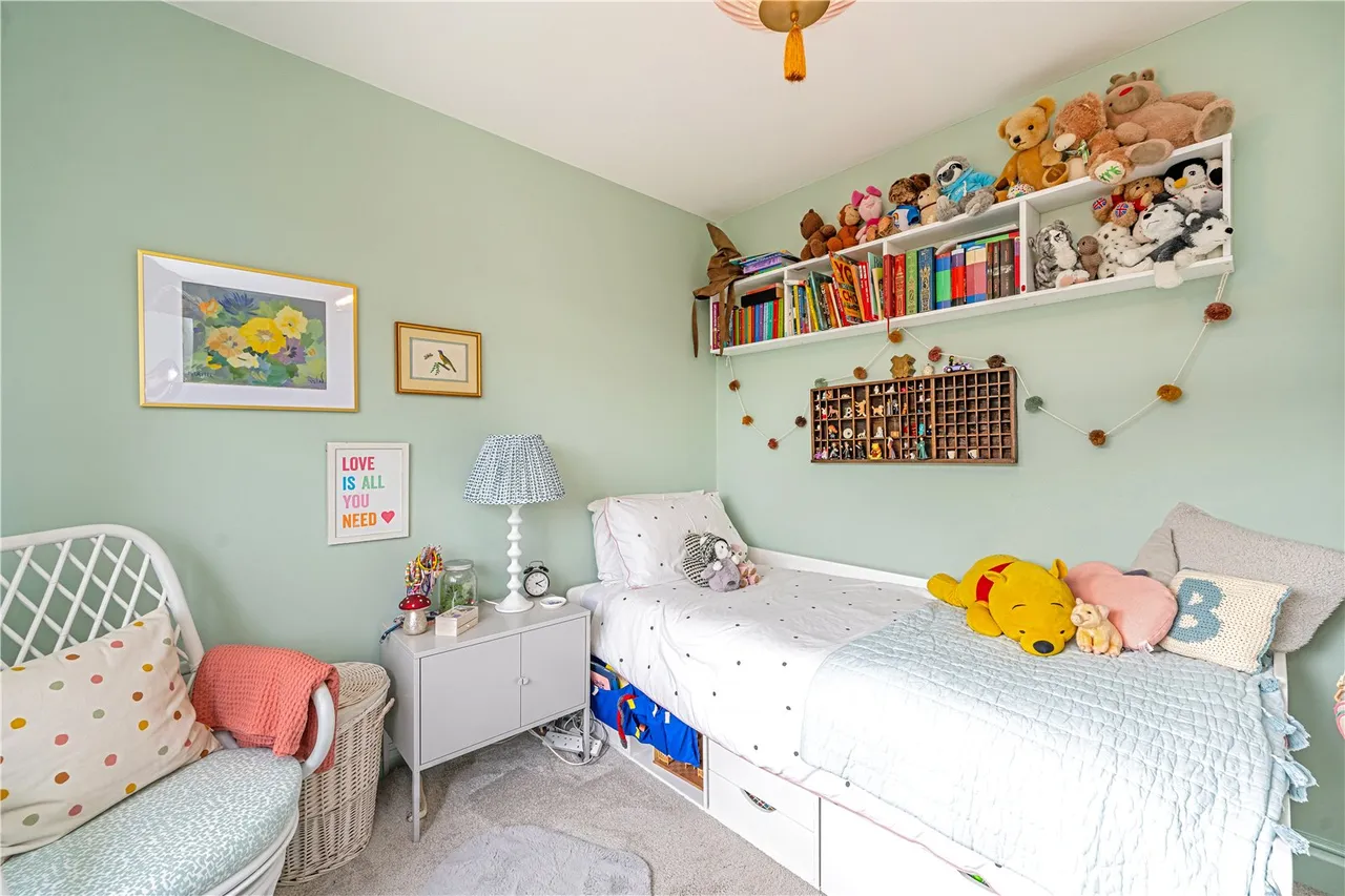 Broomfield, Sunbury, TW16 6SW, photo 9