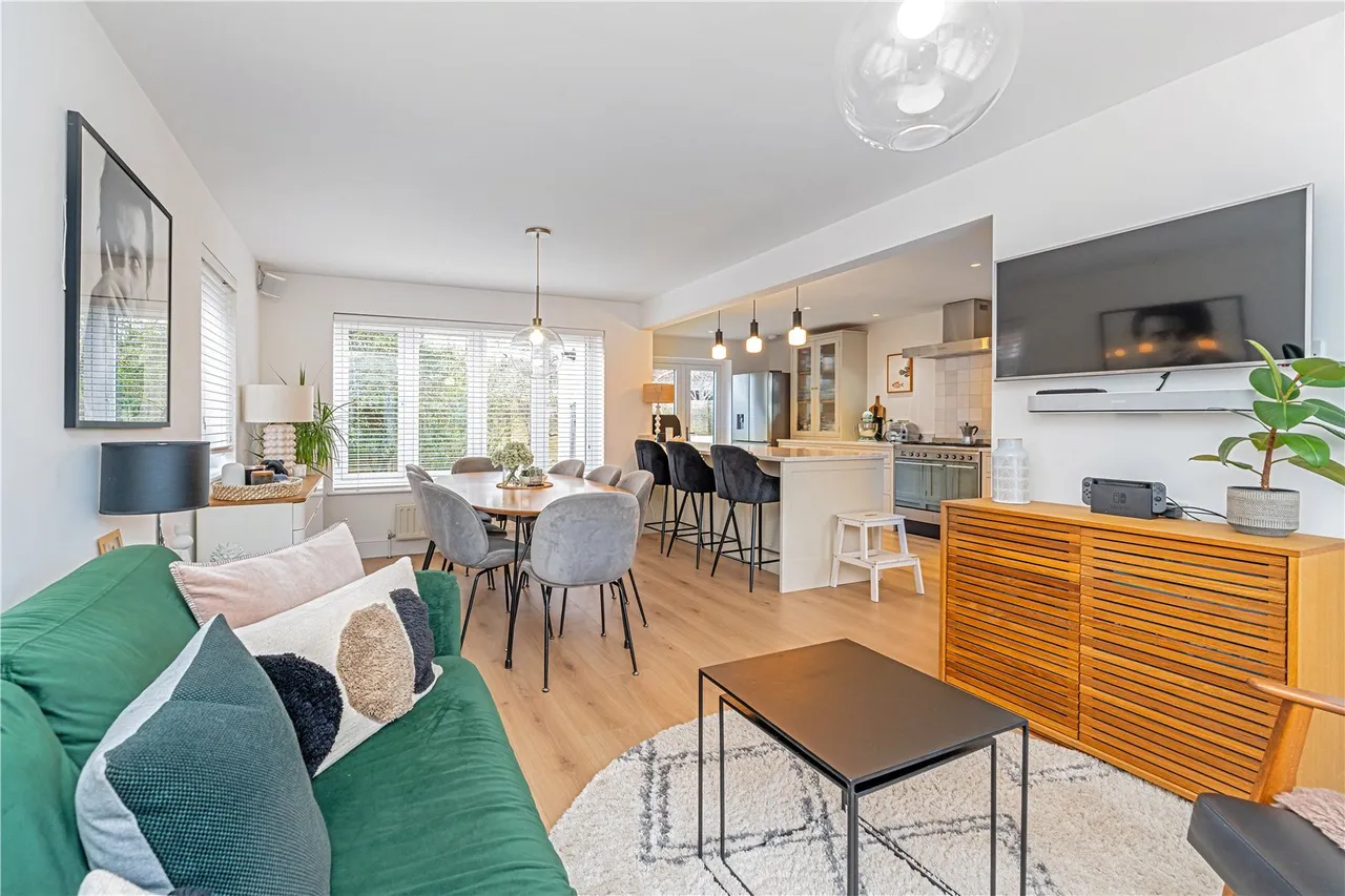 Broomfield, Sunbury, TW16 6SW, photo 4