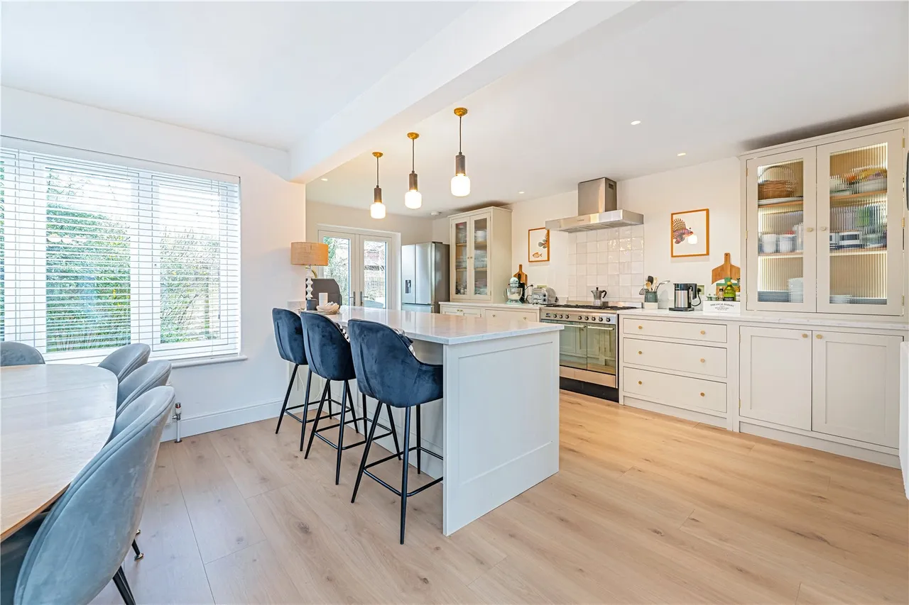 Broomfield, Sunbury, TW16 6SW, photo 6