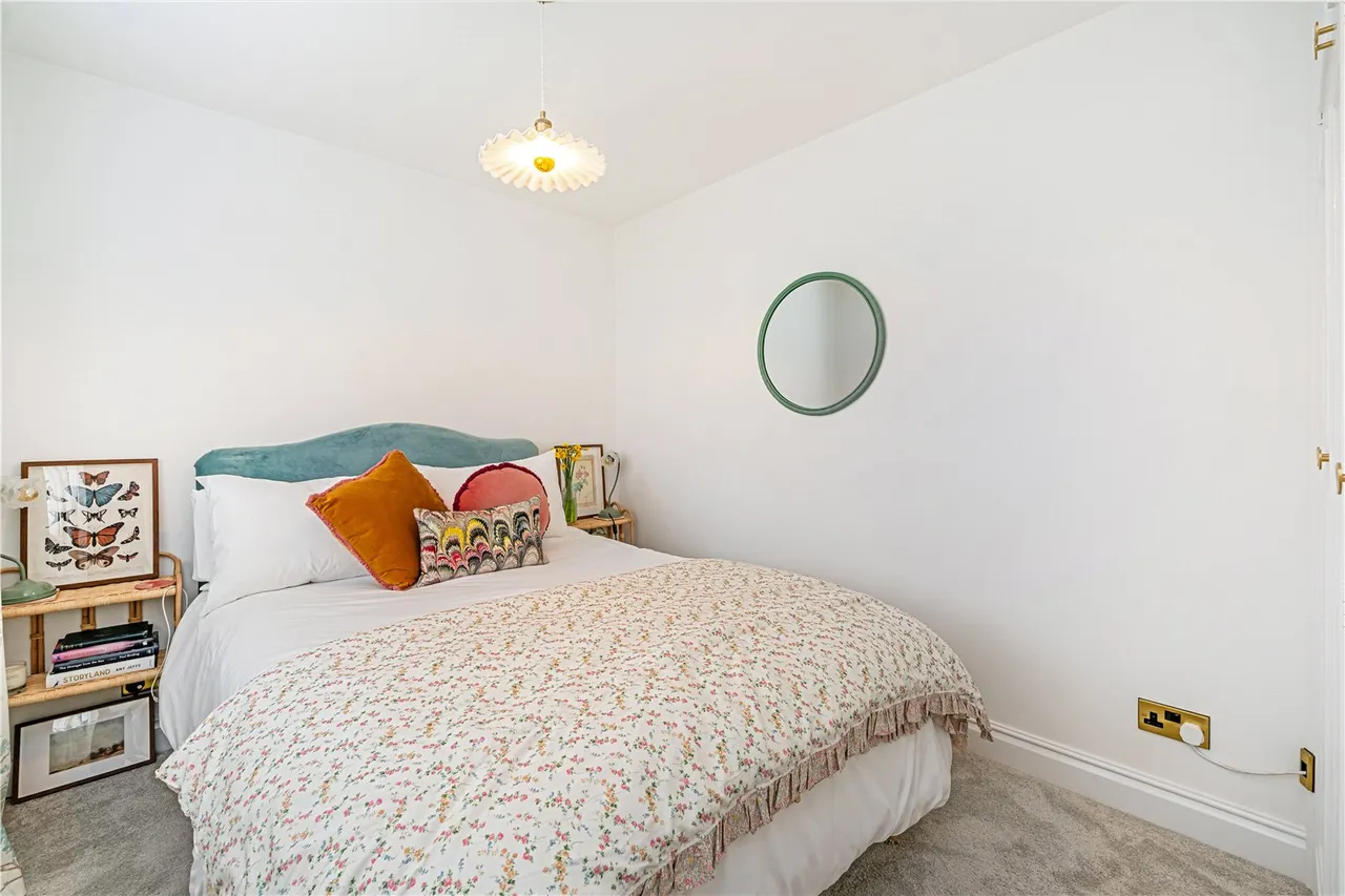 Broomfield, Sunbury, TW16 6SW, photo 8