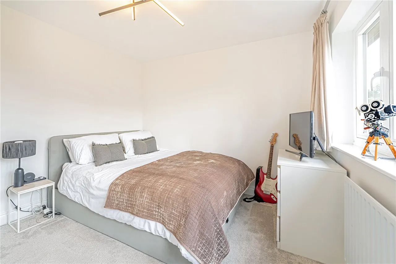 Broomfield, Sunbury, TW16 6SW, photo 10