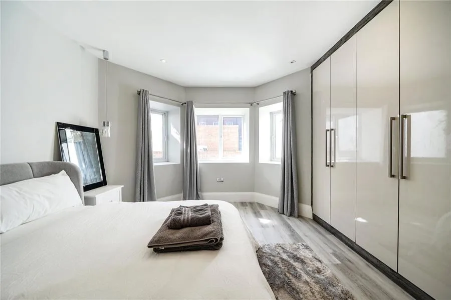 Finchley Road, London, NW3, photo 14