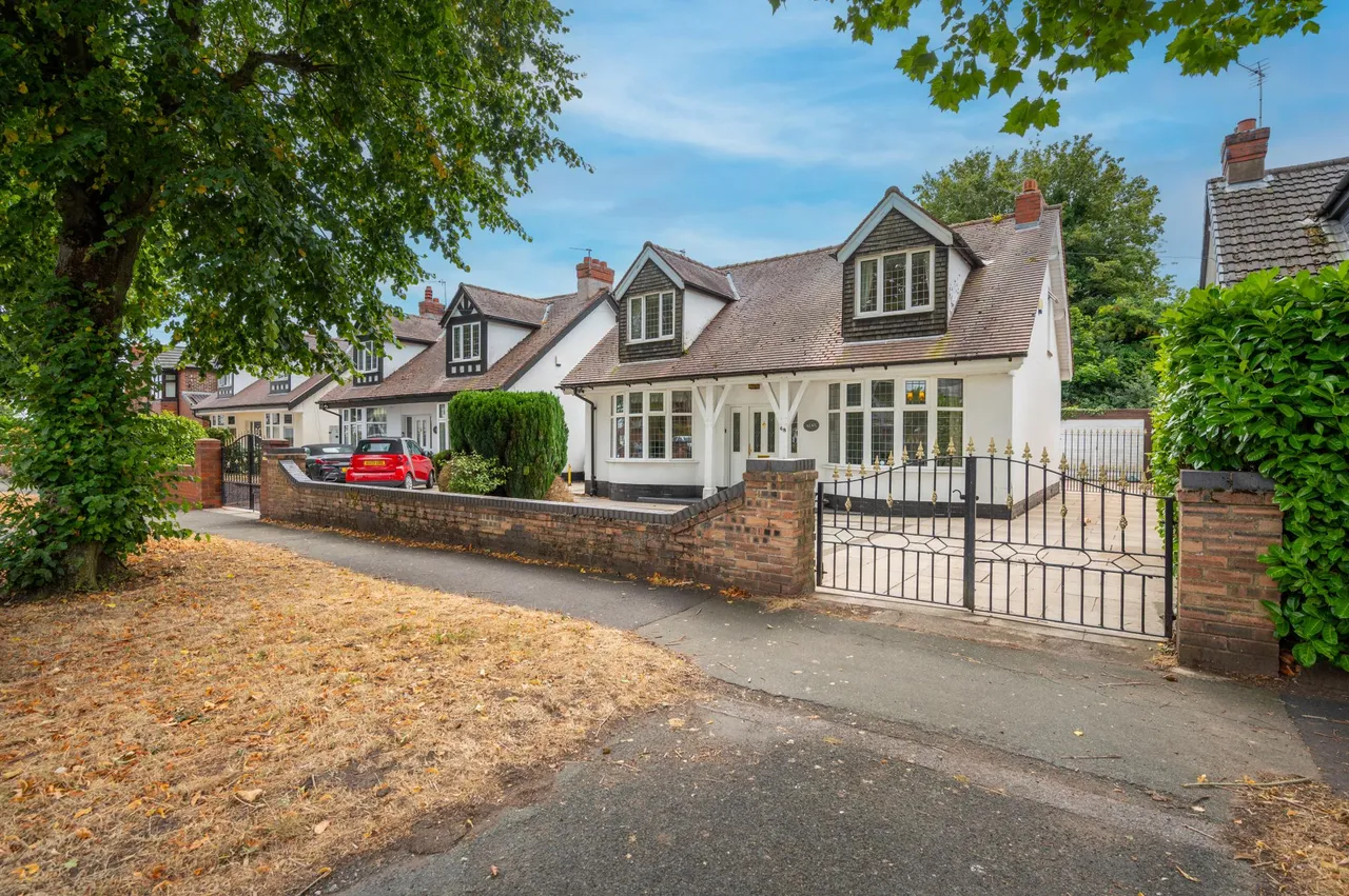 3 bed house for sale, Chester Road, Grappenhall, WA4