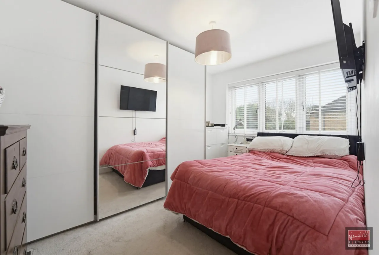 Aymer Drive, Staines-upon-Thames, TW18, photo 9