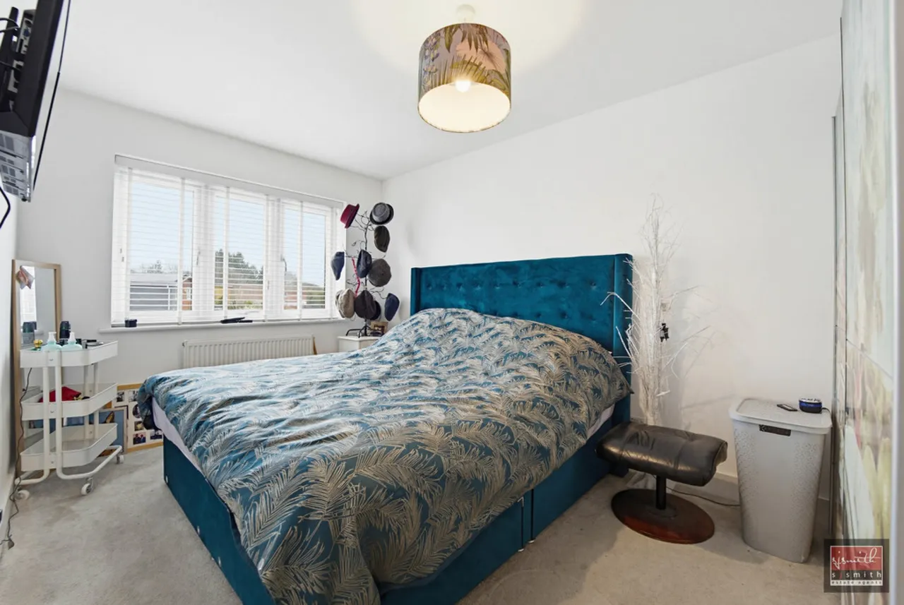 Aymer Drive, Staines-upon-Thames, TW18, photo 7