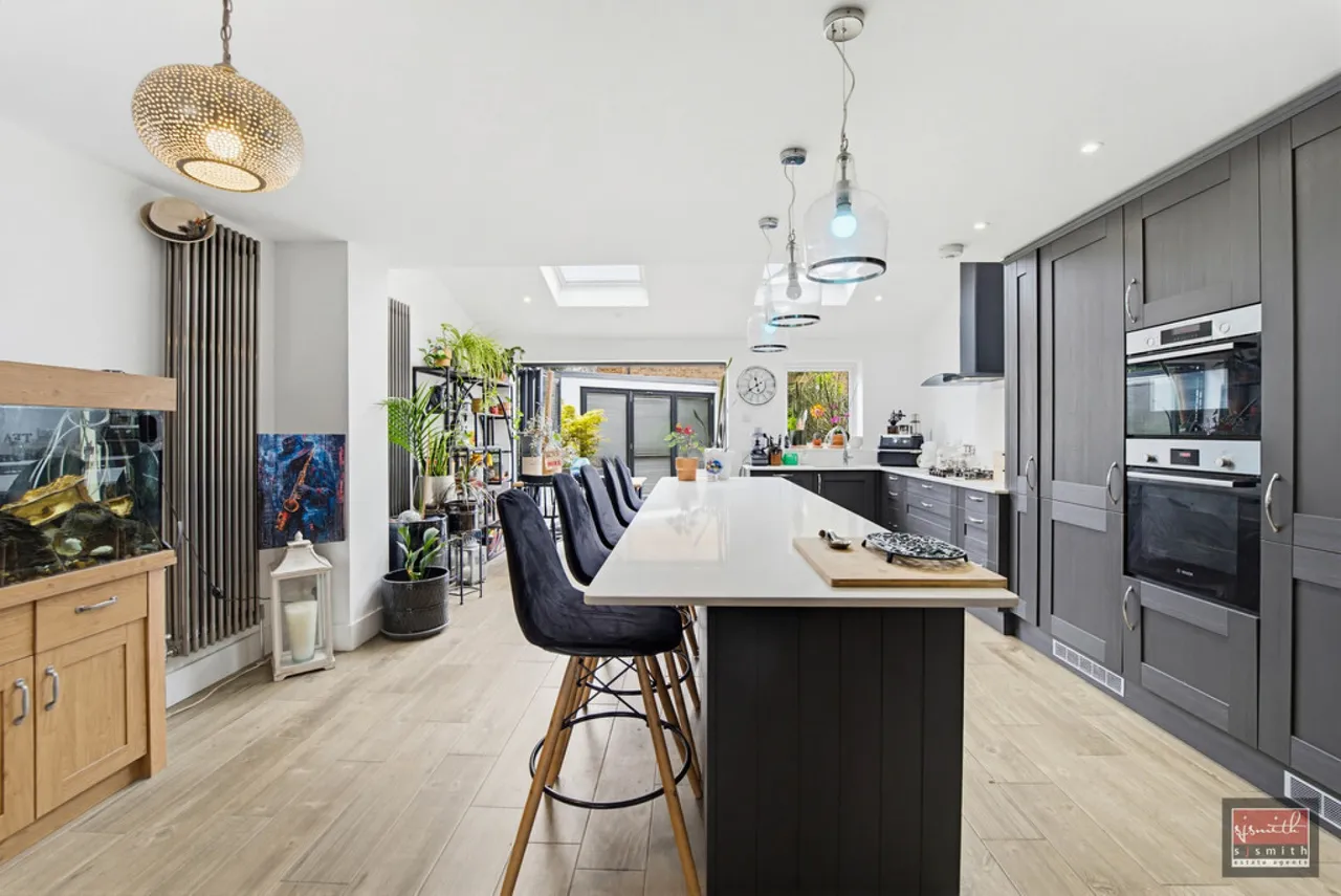 Aymer Drive, Staines-upon-Thames, TW18, photo 6