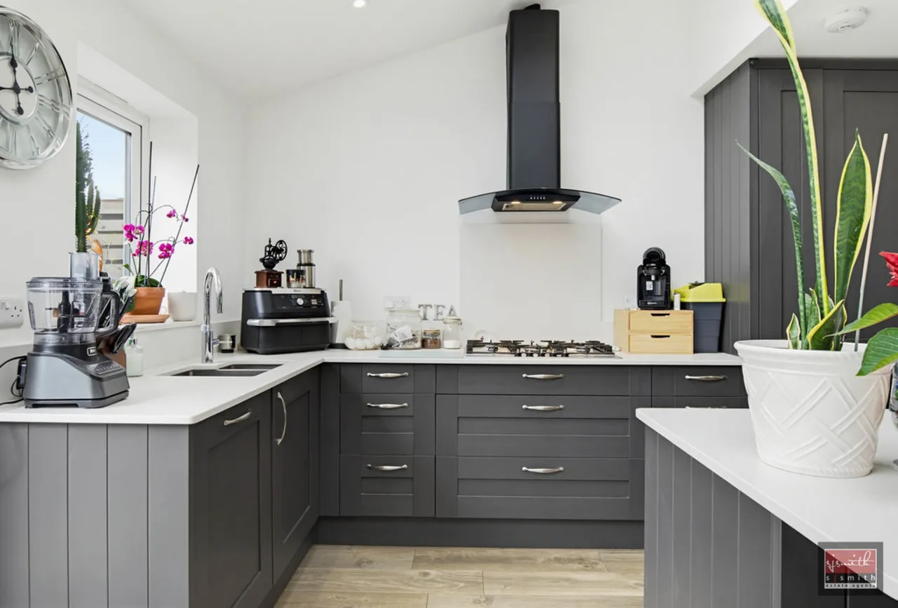 Aymer Drive, Staines-upon-Thames, TW18, photo 5