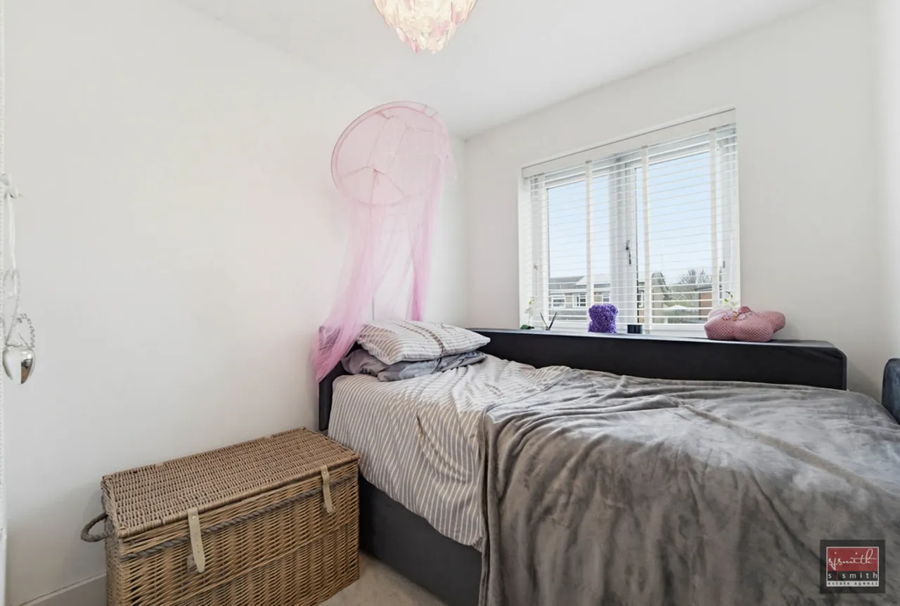Aymer Drive, Staines-upon-Thames, TW18, photo 10