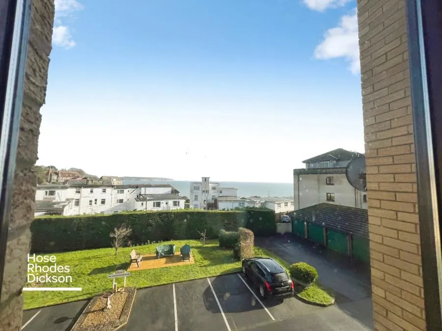 East Mount Road, Shanklin, PO37, photo 3