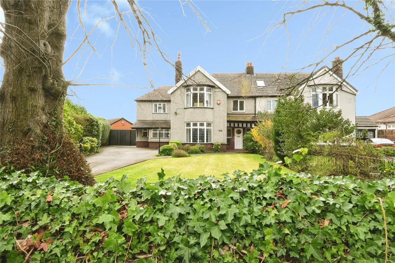 4 bed property for sale, High Street, Hale Village, L24