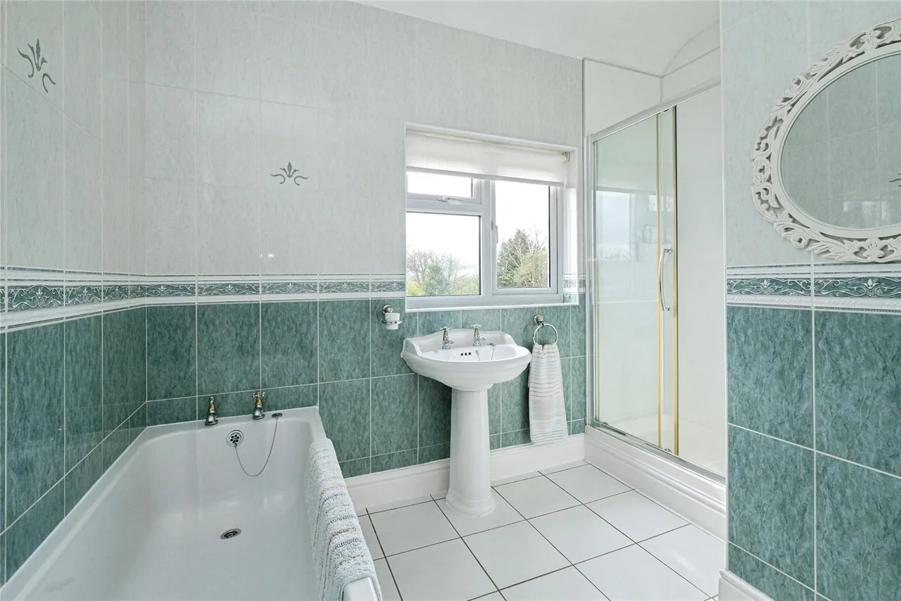 High Street, Hale Village, L24, photo 20