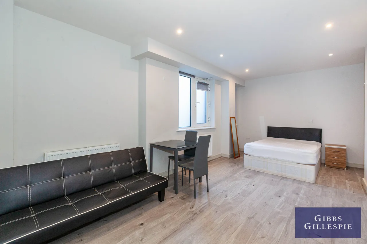 High Street, Uxbridge Fees Apply, UB8, photo 7