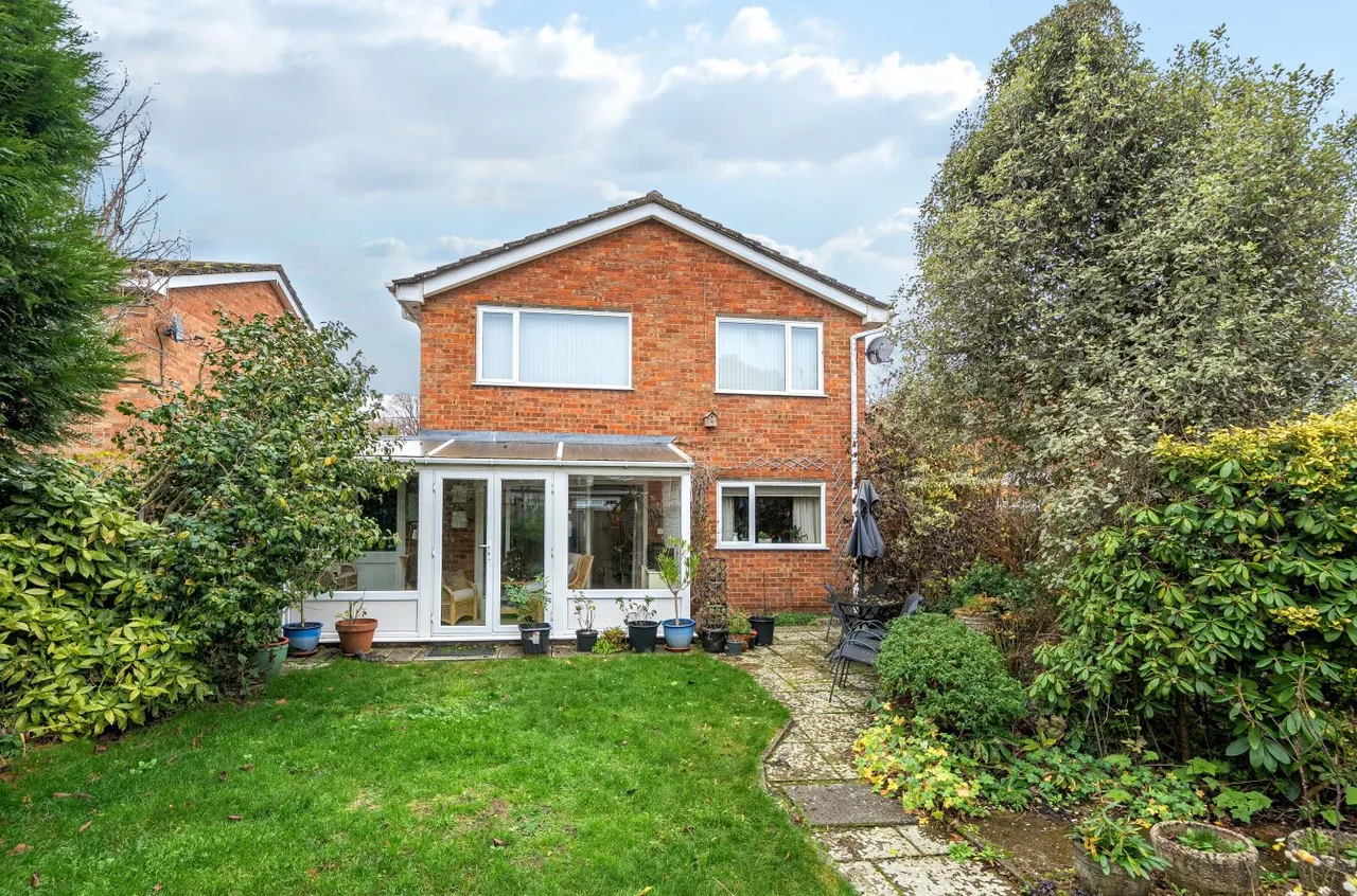 Birch Lane, West End, Woking, Surrey, GU24 9QB, photo 9