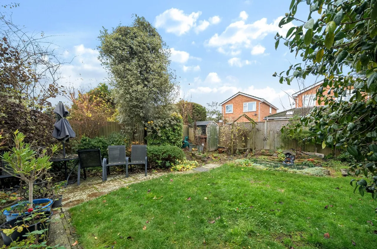 Birch Lane, West End, Woking, Surrey, GU24 9QB, photo 10