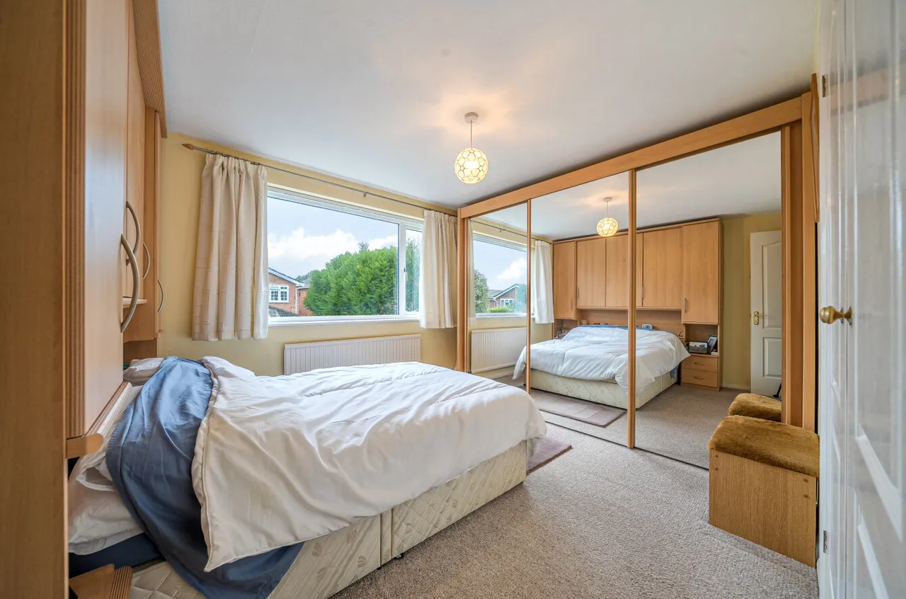 Birch Lane, West End, Woking, Surrey, GU24 9QB, photo 5