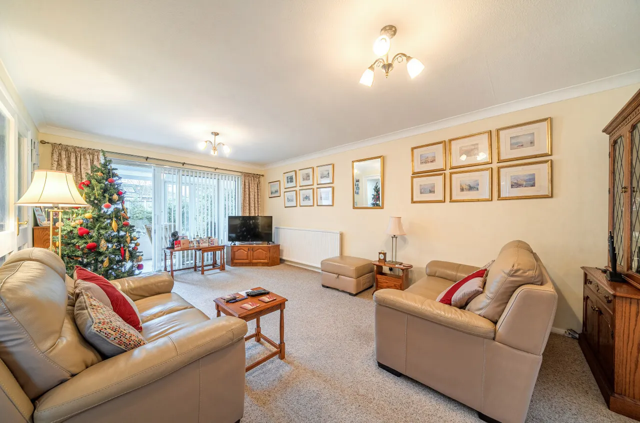 Birch Lane, West End, Woking, Surrey, GU24 9QB, photo 2