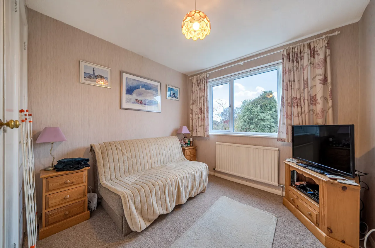 Birch Lane, West End, Woking, Surrey, GU24 9QB, photo 7