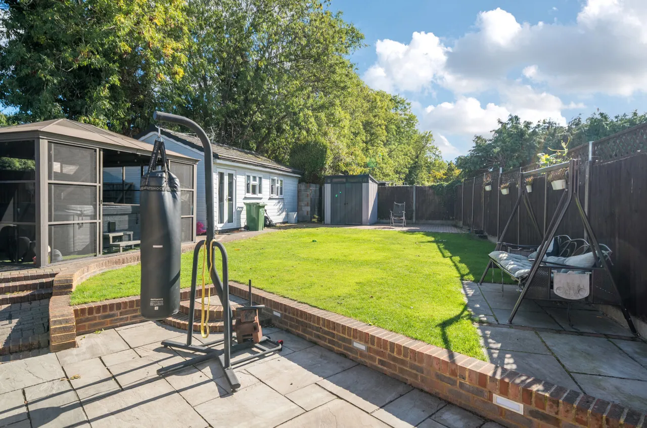 Winchester Road, Ash, GU12, photo 2