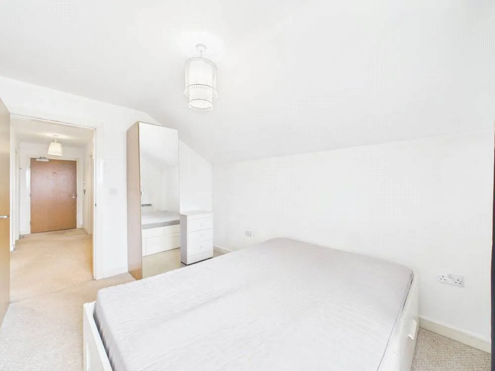 Barton Road, Eccles, M30, photo 14