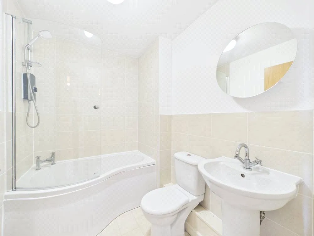 Barton Road, Eccles, M30, photo 12