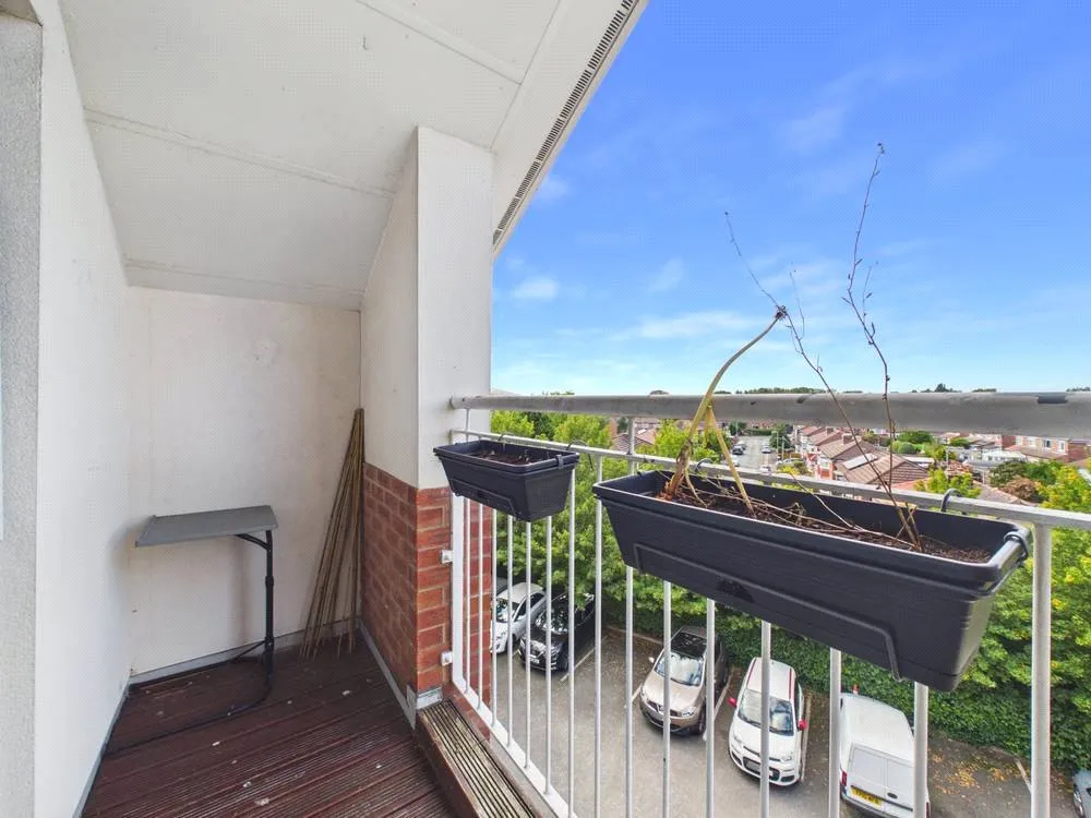 Barton Road, Eccles, M30, photo 15