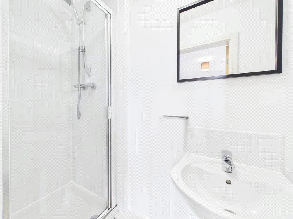 Barton Road, Eccles, M30, photo 10