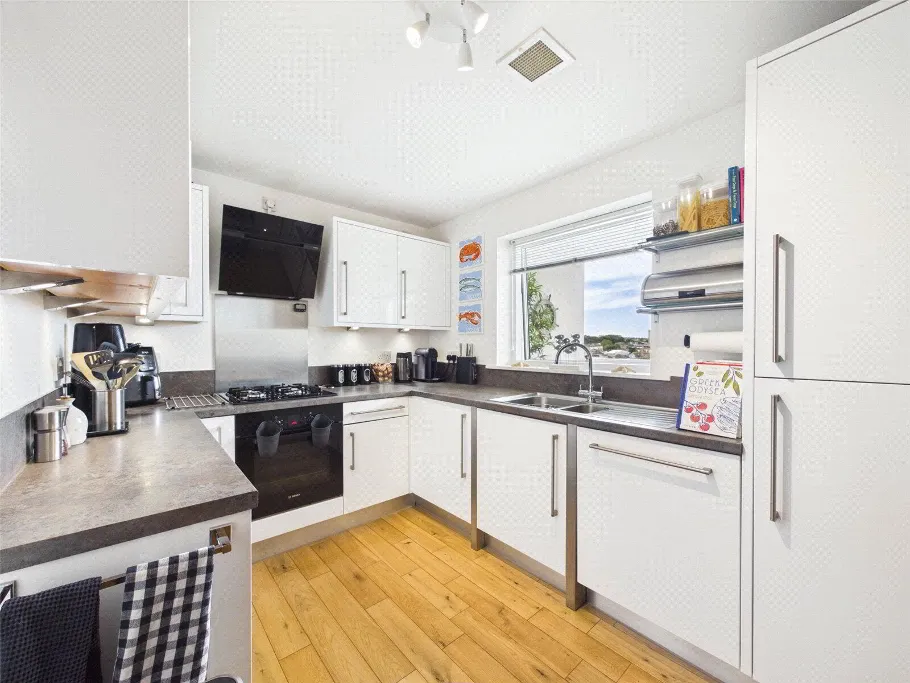 Plymouth, PL4, photo 12