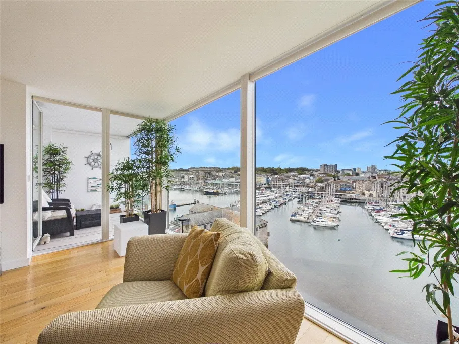2 bed flat for sale, Plymouth, PL4