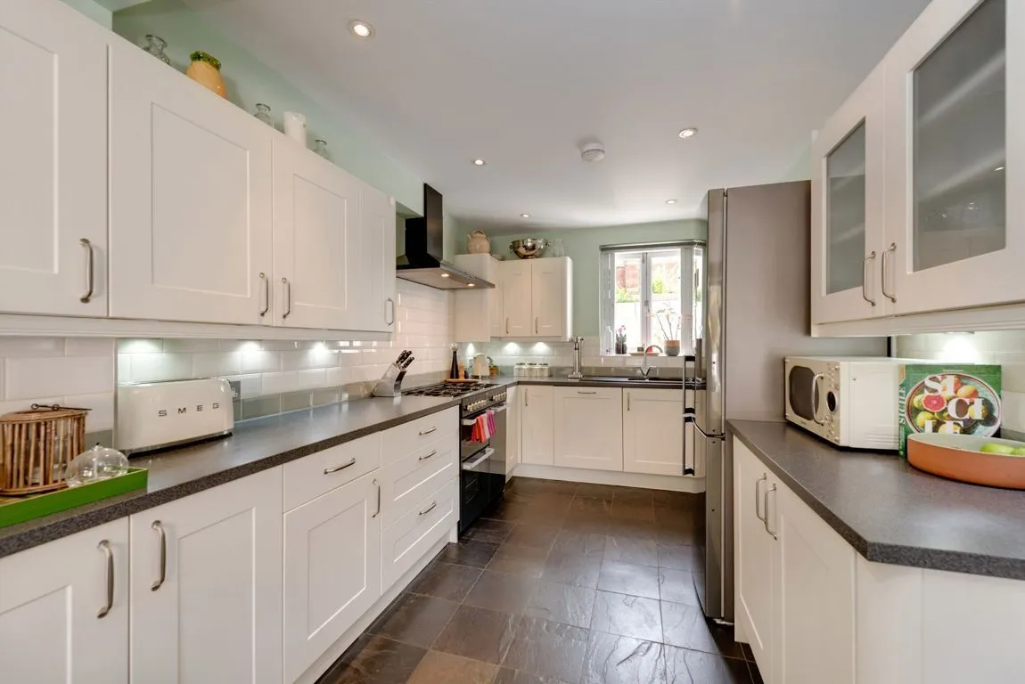 Acton Lane, W4, photo 4