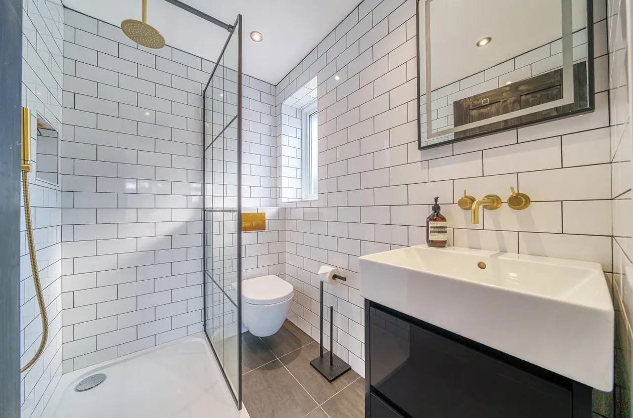 Sandy Lane, Cheam, SM2, photo 20
