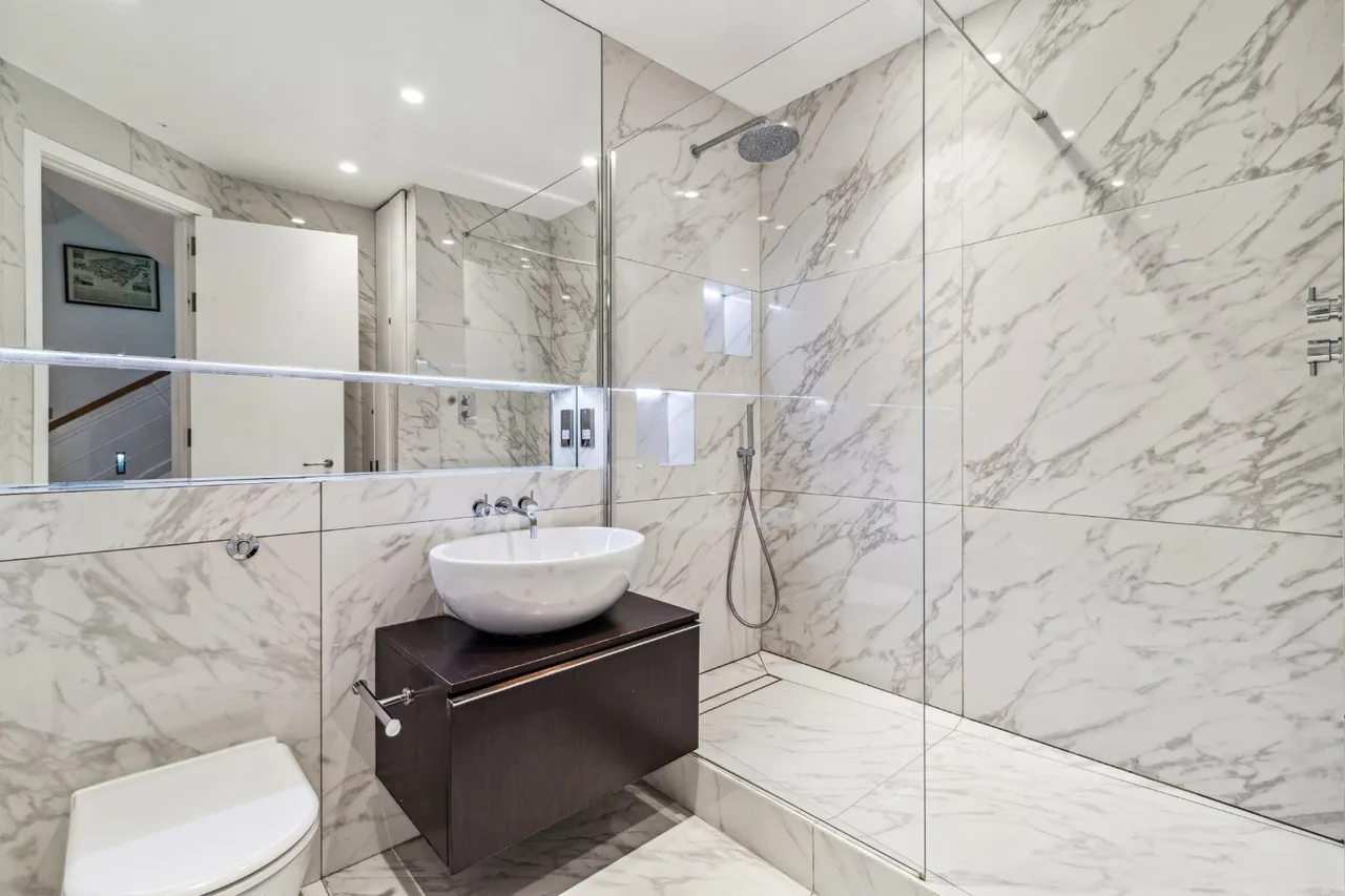 Pembroke Mews, London, W8, photo 12