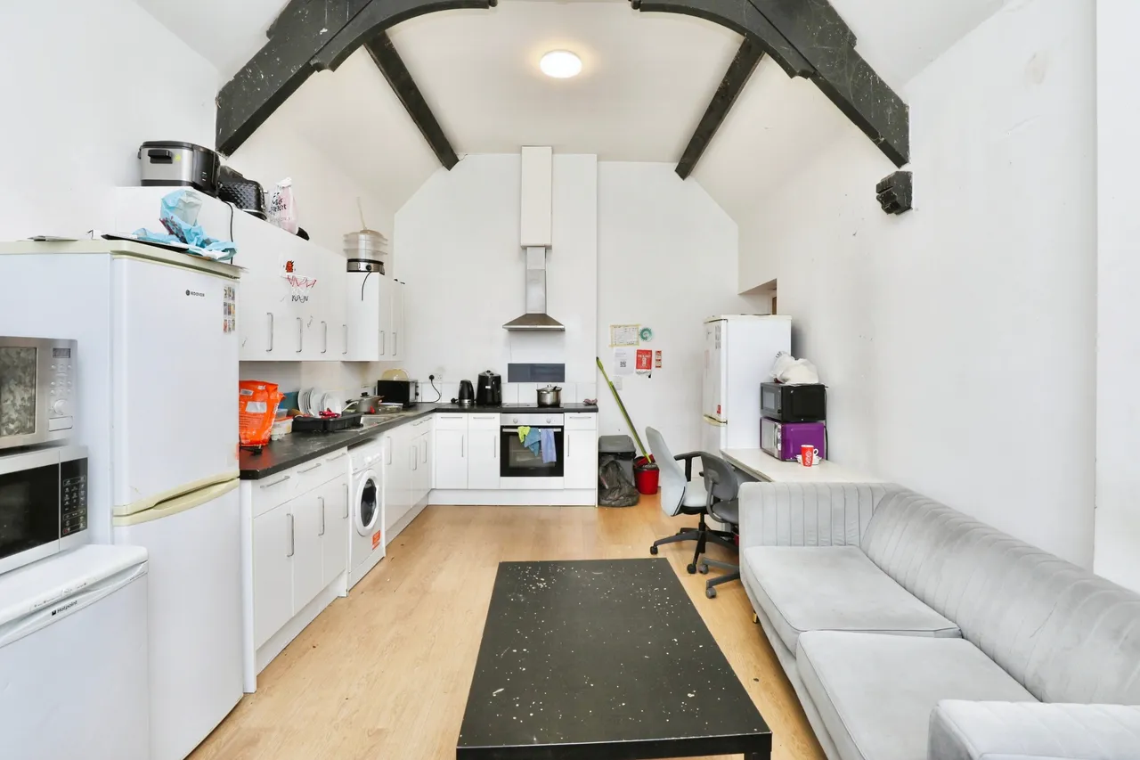 200 Crookes Valley Road, Sheffield, photo 3