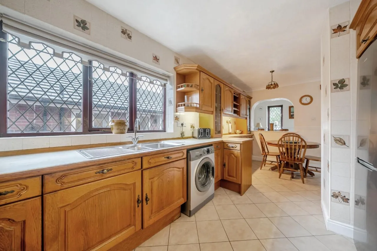 Gascoigne Avenue, Barwick in Elmet, LS15, photo 4