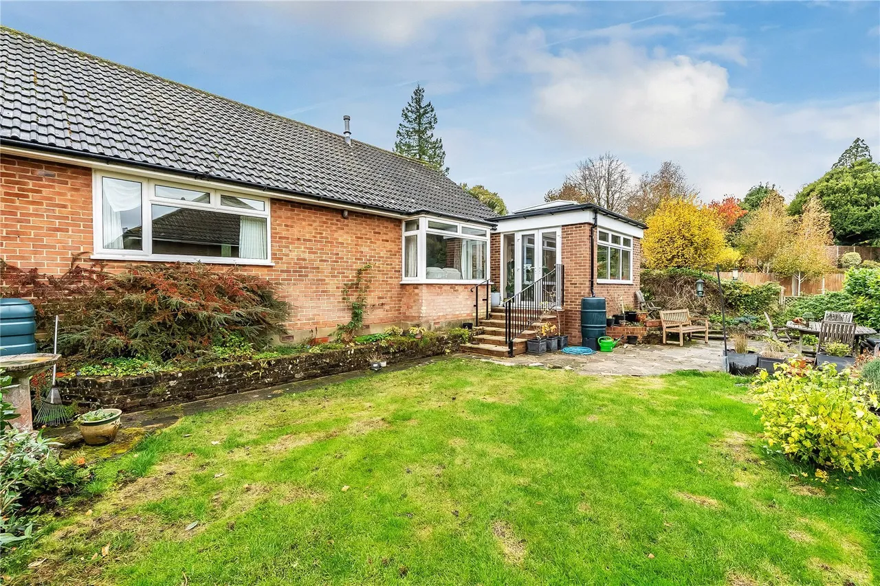 Huntersfield Close, Reigate, RH2, photo 4