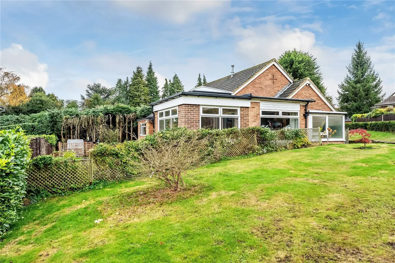 Huntersfield Close, Reigate, RH2, photo 12